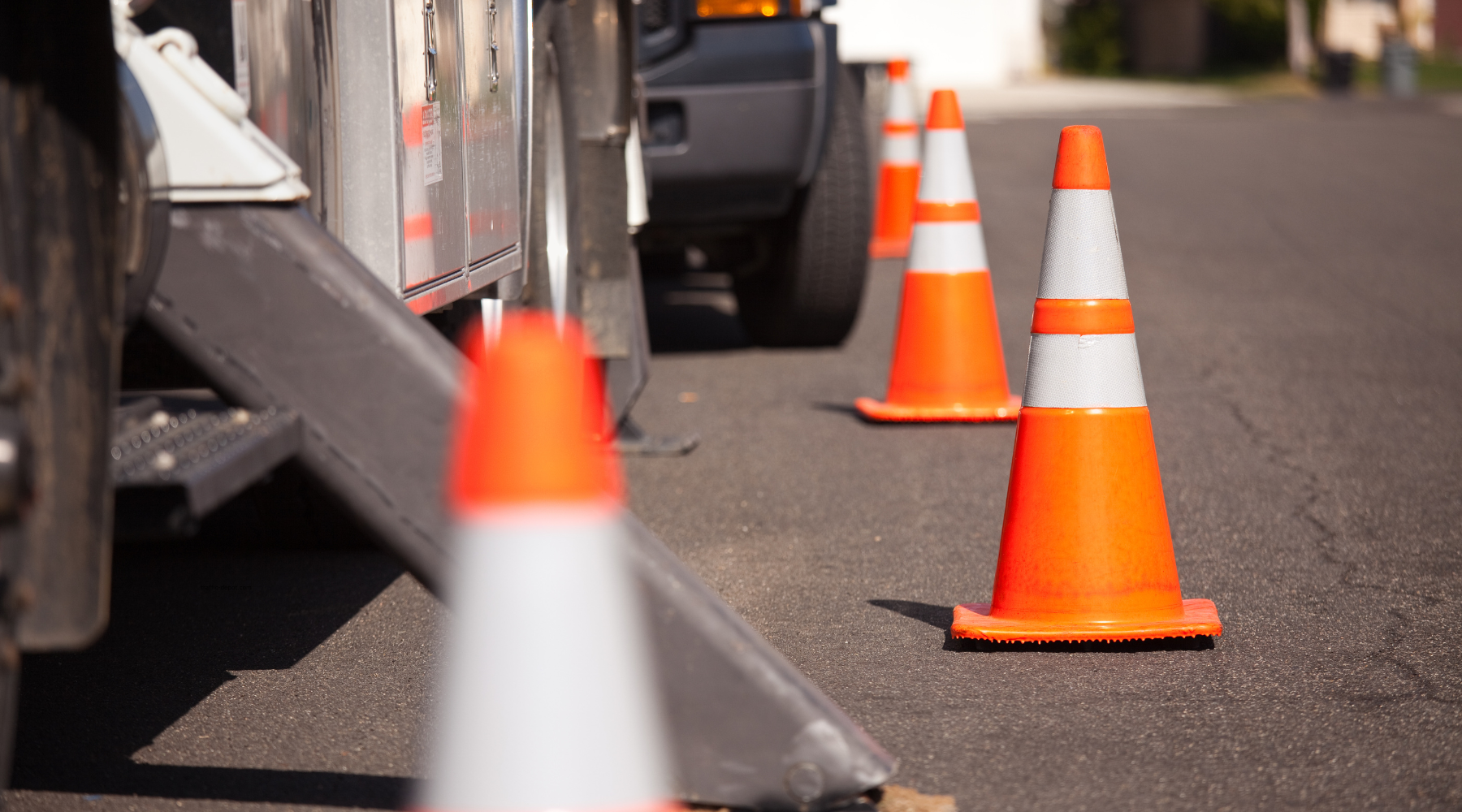 Traffic Cones vs Channelizer Drums: Choosing the Right Temporary Traffic Control Devices